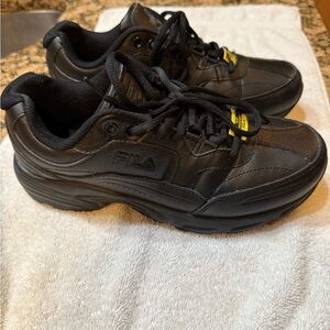 Fila Ladies Black Athletic Shoes 9 1/2 W